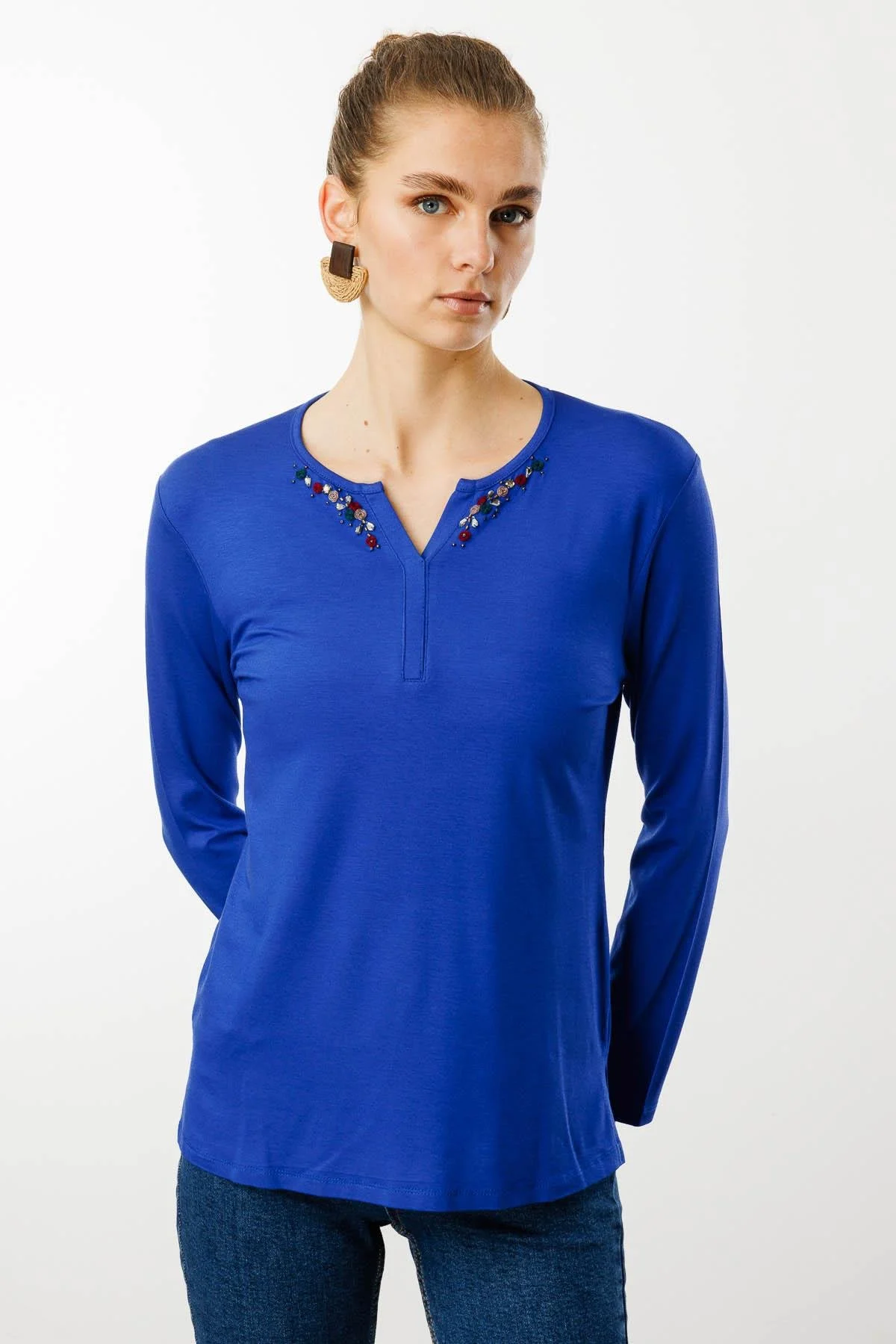 AÇIK YAKALI KADIN KAZAK